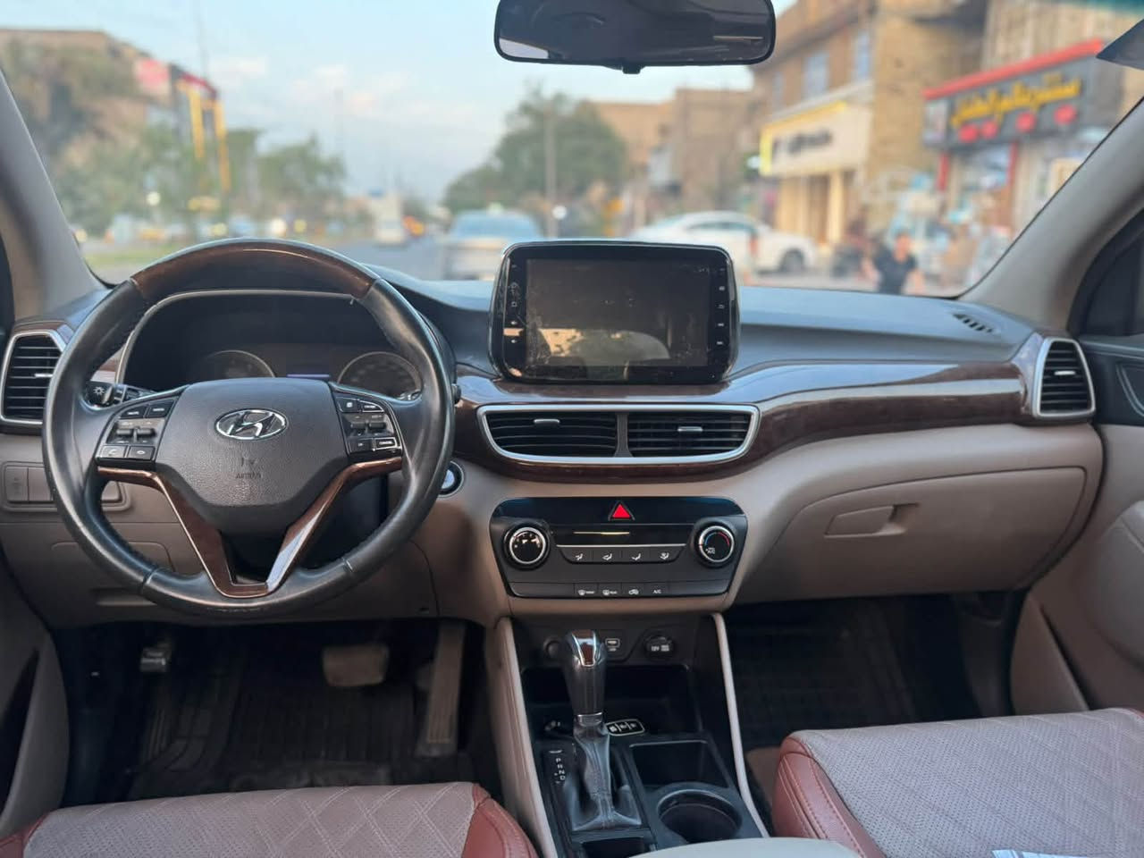 السلام عليكم
هونداي توسان 2020 خليجي وكالة 
فول مواصفات 1/1 
بانوراما / بصمة تشغيل و ابواب / لايتات عدسة زنون / داخل جلد / كراسي كهرباء 
ماشية 152 الف كيلو
( بيها صبغ الصندوق و دعاميه خلفية وصور السونار مرفقة بالصور )

السعر 17.800 $ 
رقم بغداد بأسمي/ مكانها بغداد
***********

نص مكتوب في الصور:
- سونار المهندس فحص شامل للسيارات صبغ بارد تبديل خدش رصعة تعمير *********** سونار المهندس فحص شامل للسيارات بغداد - الشعب - شارع الاسواق المركزية - مجاور معرض نصيف جاسم اسم صاحب العجلة مصطفى رقم العجلة 44206/11 نوع العجلة هونداي توسان الموديل 2020 التاريخ 2026/09/30 ملاحظات يوجد نكراش و خدوش و رصعات في اجزاء من السياره نخلي كامل المسؤولية عن السيارة بعد تسليم التقرير وخروجها من السونار لايتم الفحص تحت الفابلون _ لايتم فحص البلاستك المهندس