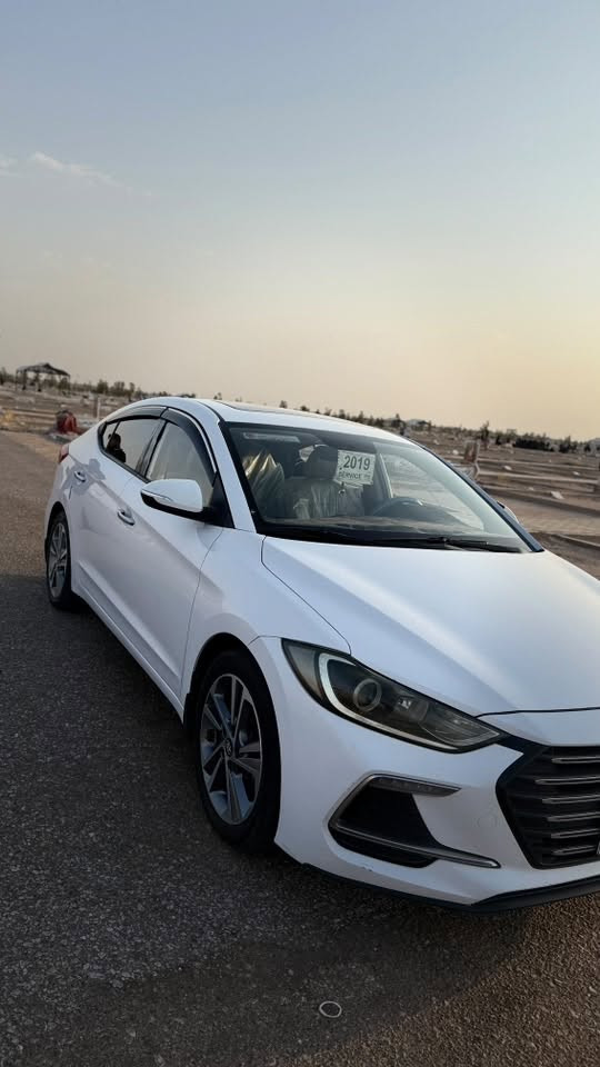 السلام عليكم 
النتره خليجي 19سوبر مكينه الفين دوش 
فول السياره ماعده البصمه
اربيل دولي لل31 
هزه لل27
كفاله السياره ضربه وصبغ وتبديل 
مكينه كير حداديه تخم تاير جديد *********** مكان السياره النجف
