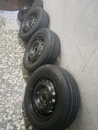 تخم ويل وتايرات جديد حجم 15 استخدام قليل مكان بغداد الغزاليه 078084840...
