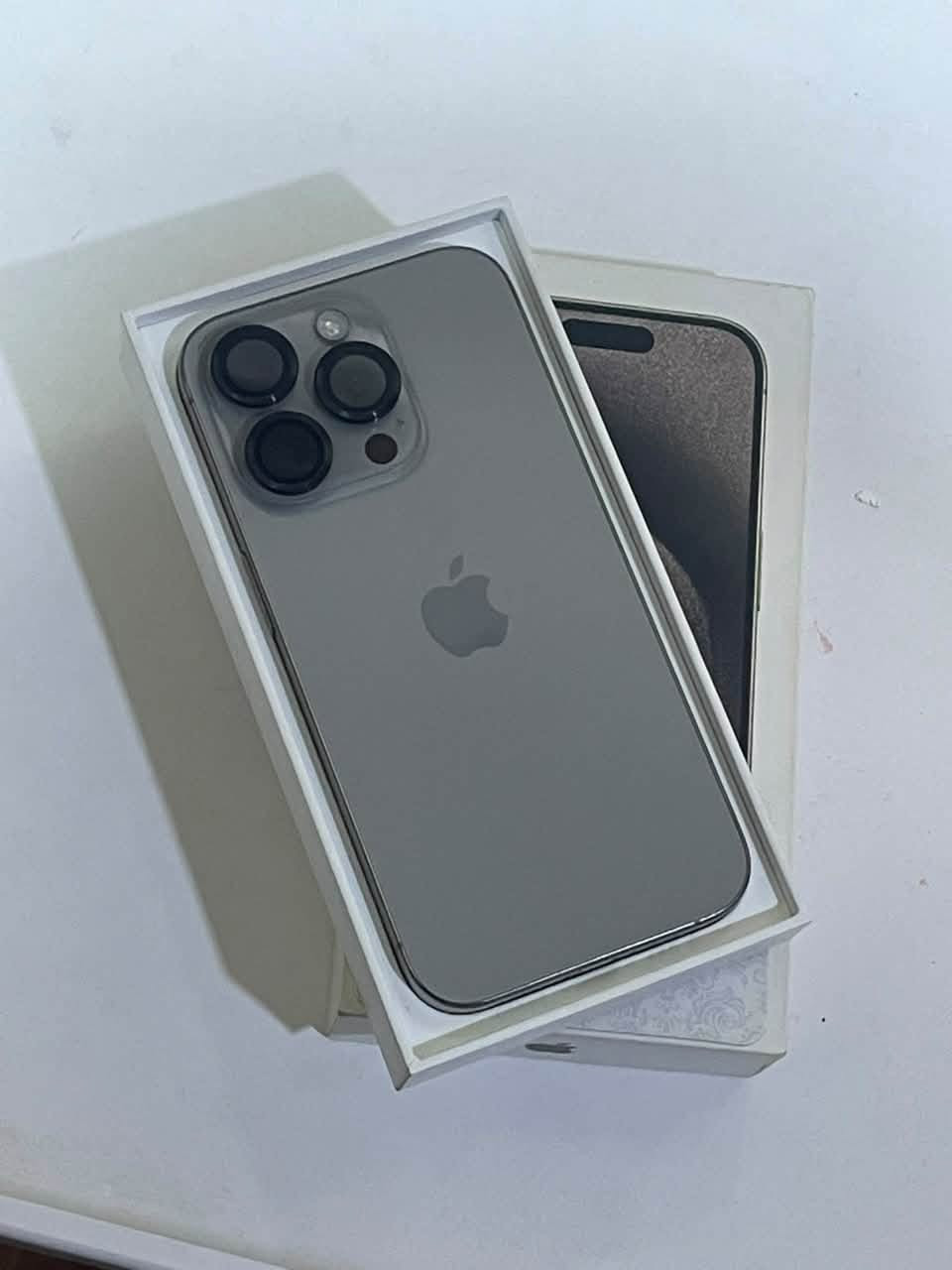 آيفون 15 برو • ١٢٨ • بطارية 85%