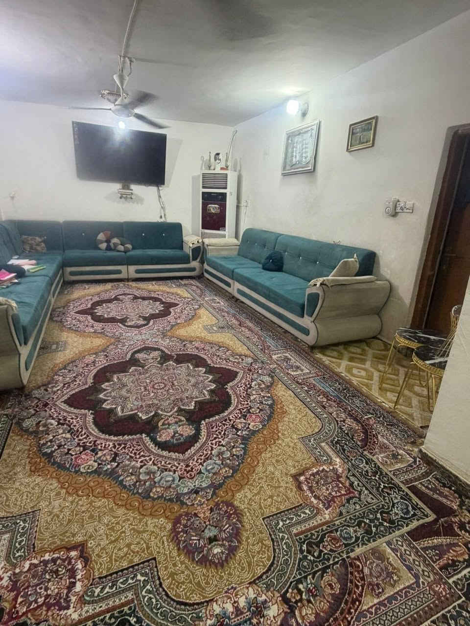دار للبيع المساحة 100م
طابو صرف قريب جدا عل شارع 80 الواجهة /5النزال/20 بناء نظيف جدا 

السعر 90

اليرغب للشراء اتصال 

***********ب واتساب
