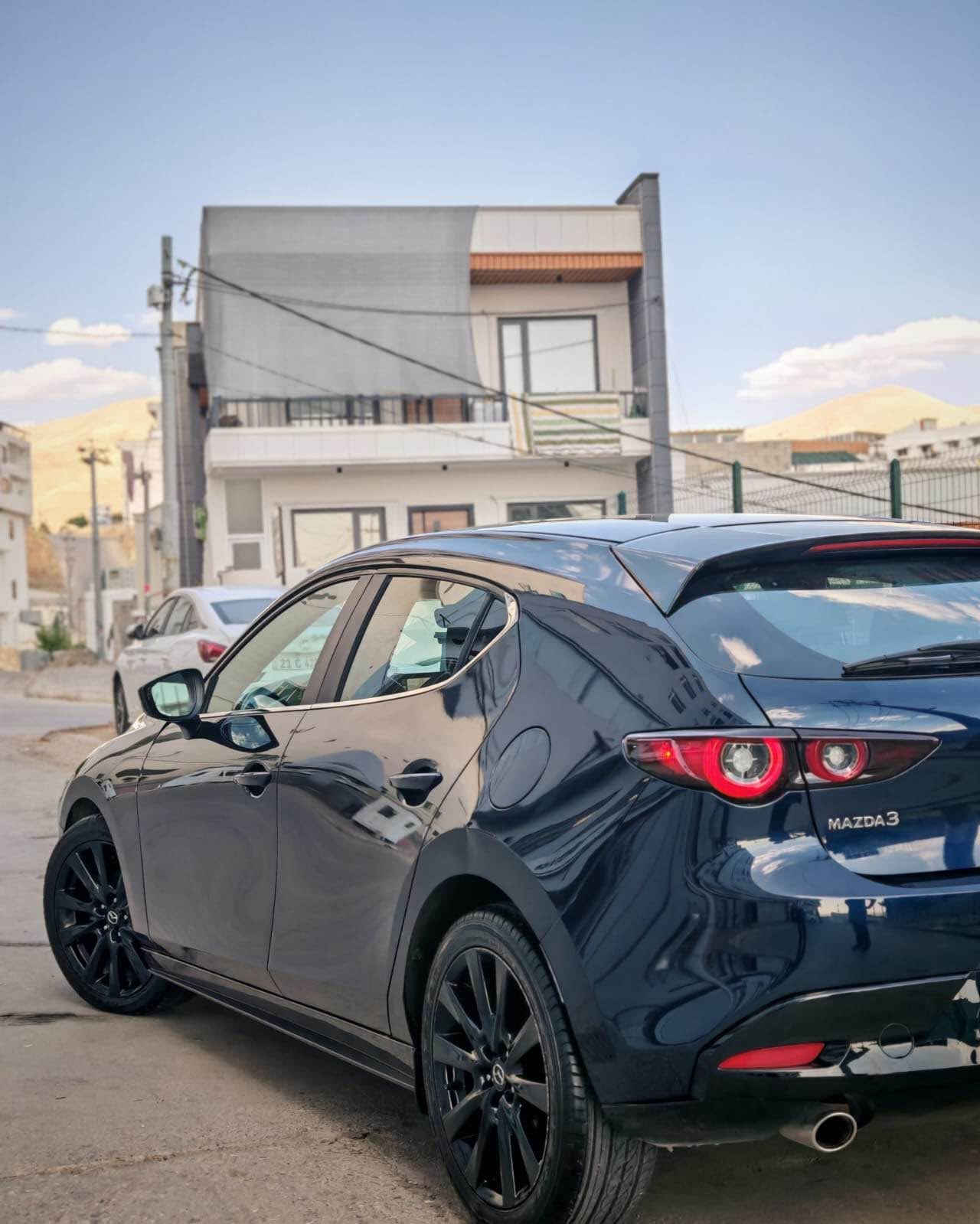MAZDA 3 HATCHBACK 2022

مازدای ٣ هاشباک ٢٠٢٢

ماشاءاللە
نموونەی جوانی و هەیکەل
بێ تۆربۆ • بێ دەبڵ ئەکسل

بۆیاخ:
سێ پارچەی سەکنی بۆیاخە، بێ ناوگرتن، ئێرباگ بەس شانی سەکن تەقیوە و داندراوەتەوە.

مواسەفات Hatchback:
بەسمە • شەغال • کامل ڕادار • ئۆتۆ ستۆپ • ئۆتۆ هۆڵد • برێک بەسمە • دەبڵ گێڕ (عادی، ئۆتۆماتی) • ٣ مۆدی لێخووڕین • تەحەکووماتی کاملی سەرسووکان • دەبڵ ئەگزۆز • لایتی پێشەوە (زینۆن، عەدەسە، لیدی کامل) • لایتی پشتەوە (کامل لید و ئەڵقە) • زۆر مواسەفاتی تر…

کامل سێرڤس کراوە

گێڕ، مەکینە، کارابایات و تەبرید بەشەرت
گێڕ و مەکینە نەکراوەتەوە بە شەرت.

تەحویل غرامە بە شەرت.
ڕەقەم و سەنەوی تا ٢٠٢٨ تازەیە.

📍 ناونیشان: سلێمانی

📞 پەیوەندی :

☎️ ***********
☎️ ***********

📲 بۆ زانیاری زیاتر، پەیوەندی بکەن. السليمانية, العراق

