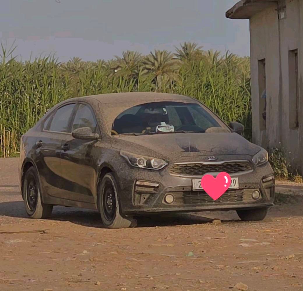 كيا سيراتو ٢٠١٩ خليجي لون فيلي رقم اربيل مواصفات عاديه سعر ١٣٥ وبيه مجال***********
شنو الفئة/الموديل بالضبط مال السيراتو؟ (EX / LX / غيرها) وشنو المواصفات الإضافية بيها؟: 
مواصفاات عاديه
كم ممشايتها الحقيقي؟ وهل بيها صبغ أو حوادث أو تبديل بأي جزء؟: 
بارد فقط بيه وشخوط خفيفه
حالتها شلون ميكانيكياً ودخلتها شلون؟ يعني تحتاج شي لو جاهزة للسواقة؟: 
مكفوله كير مكينة تبريد حدادية
وين مكان السيارة بالضبط بالإربيل، وهل التسجيل/الأوراق باسمك وجاهزة للنقل؟: 
بغداد_بسماية