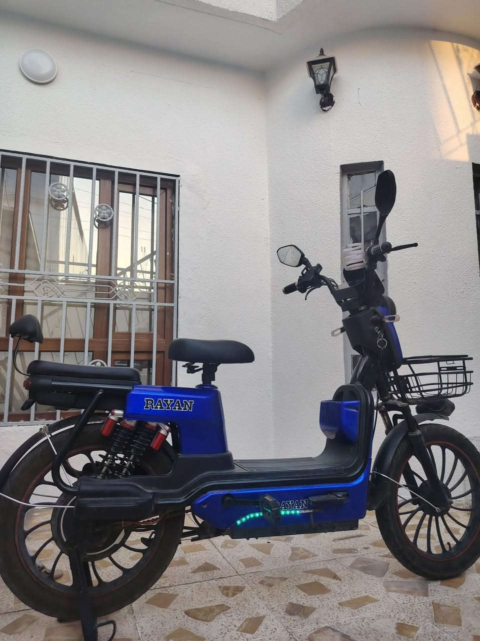 🛵 دراجة كهربائية RAYAN للبيع
🔵 حجم 20
✨ نظيفة ومرتبة جدًا
🔋 البطاريات نص عمر وتعمل بصورة جيدة
⚡ جاهزة للاستخدام
🧺 سلة أمامية + مقعد خلفي
💙 اللون أزرق

💰 السعر: 300 ألف دينار نهائي

📍 الموقع: [كركوك حي العلماء]
📞 ***********
