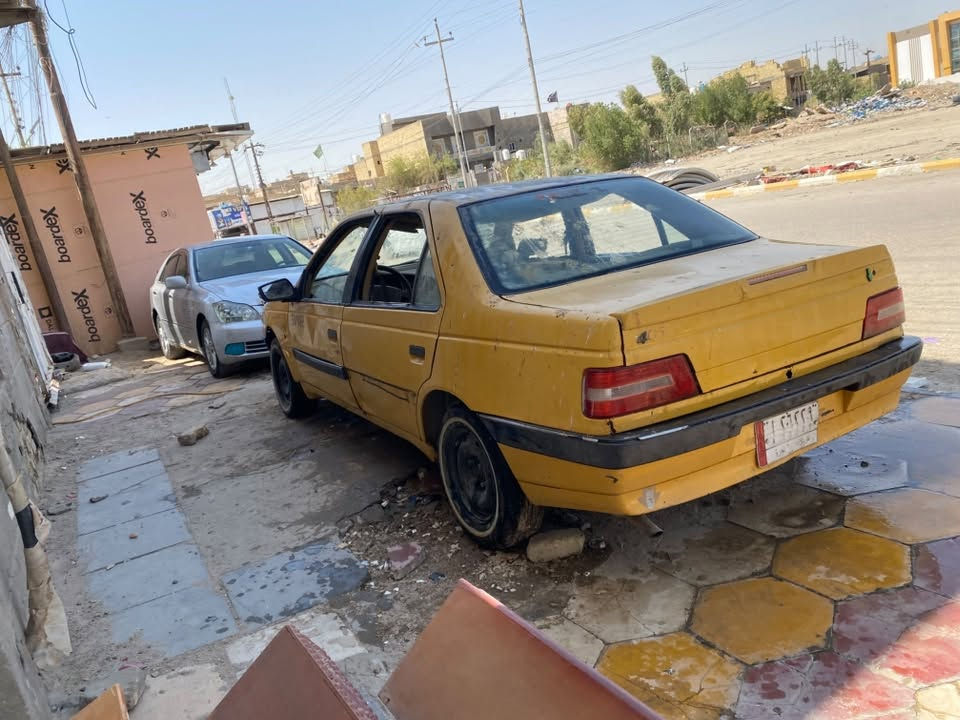 مديل2016—— بيجو405.      (السعر12 ورقه)
مكينتها ادخن ويرادلها ترتيب دواخلها كلهن موجودات كهربائياتها كلهن شغالات تايرات اربعتهن طك كارتون مكاني ناصريه مركز 
/////////
***********
