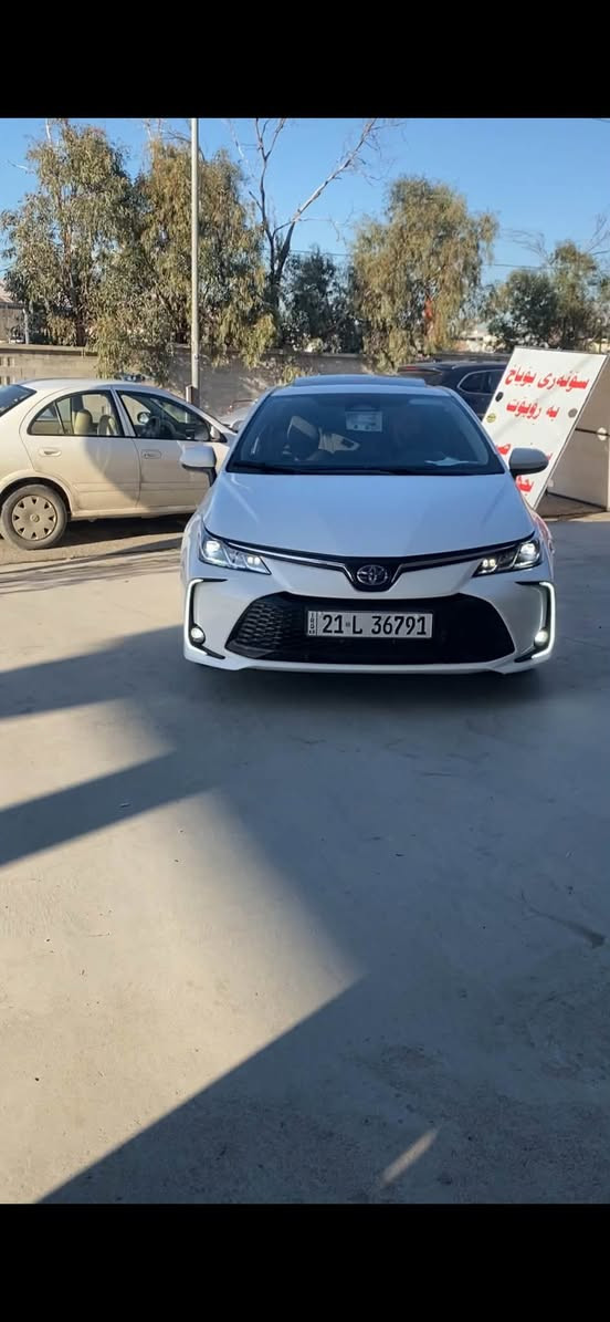 السلام عليكم 
كورلا هايبرد ٢٠٢٣ 
محرك ١٨٠٠ البطاريه الكبيره 
كفاله عامه صبغ حادث بارد 
سياره ماشيه٩٠ الف كيلو 
رقم سليماني تحويل مباشر 
سياره جديده بمعنى الكلمه
سعر١٤٢ وبيها مجال
للاستفسار اكثر رقم ***********
متوفر واتساب
