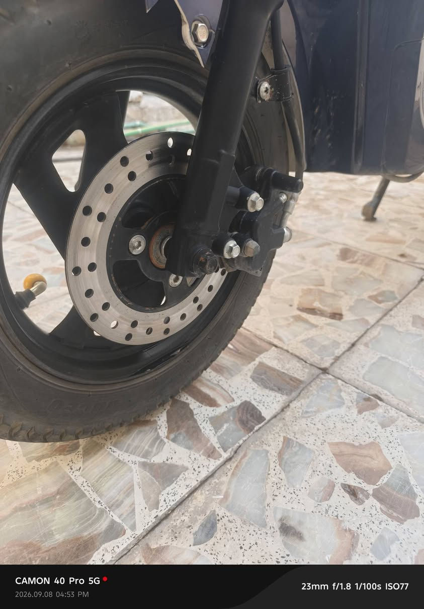🏍دراجة R9 بحالة ممتازة، نظيفة ومرتبة، وأداء قوي، مناسبة للاستخدام اليومي والتنقل داخل المدينة.🗺
🔋 المواصفات:
▫️ الموديل: R9
▫️ النوع: كهربائية – شحن
▫️ الحمولة: [150] كغم
▫️ الإضاءة: LED عالي وناصي شغال
▫️ الشاشة: رقمية
▫️ الحالة: نظيفة وجاهزة للاستخدام
▫️ملحقات: سويج عدد2 كارت عدد 2 بصمة تشغيل عن بعد عدد2 شاحنة بلادية سماعة سبيكر بلوتوث🔥

✨ الدراجة جاهزة للركوب وما تحتاج أي مصروف.

💰 السعر: [500الف] قابلة للتفاوض
📍 الموقع: [بغداد/سبع البور]
📞 للتواصل: [***********]

🔥 الي ميشتري ليتواصل وياي والله يرزق الجميع.
🏍دراجة R9 بحالة ممتازة، نظيفة ومرتبة، وأداء قوي، مناسبة للاستخدام اليومي والتنقل داخل المدينة.🗺
