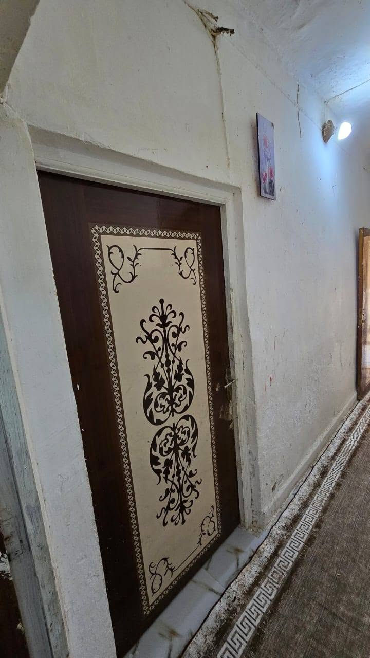 السلام عليكم دار للبيع
طابو صرف مساحة 200
موقع ممنتاز طوريج حي الجمعيه خلف الشارع العام مباشر ب ضهر البيت شارع العام 
يحتوي ع ٣غرف نوم صحيات خارجية داخلية 
تكدر تسوي مشتملات ثنين ينقسم ستفسار 
***********بي واتساب
