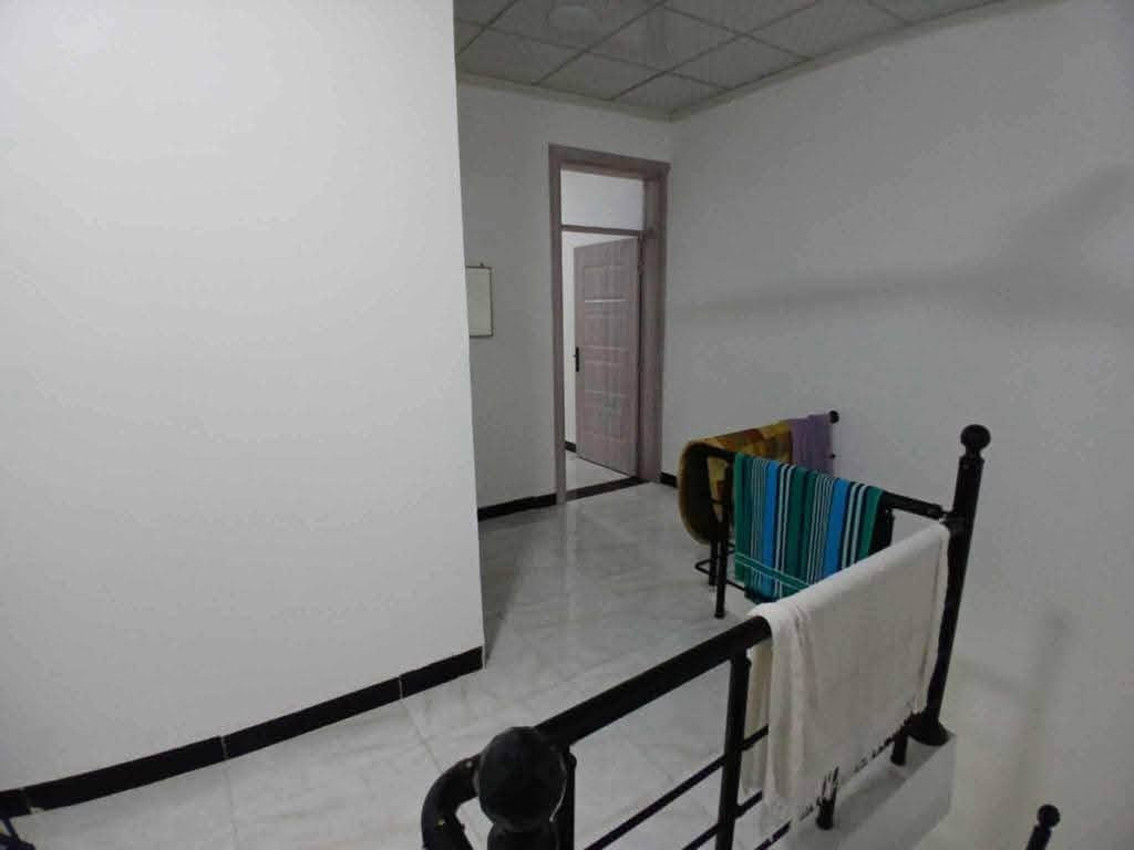 بيت للبيع زراعي سند 25 دور الزراعه الثانيه مساحه 110 متر
وجه 5 ونزال 22 بناء سنه 2024

طابقين 3 غرف نوم وصاله واستقبال ومطبخ كامل فول خدمات 

بيع او مرواس بقطعه 200 بدور الزراعه الثانيه حصرا مع الفرق

للاستفسار ***********
