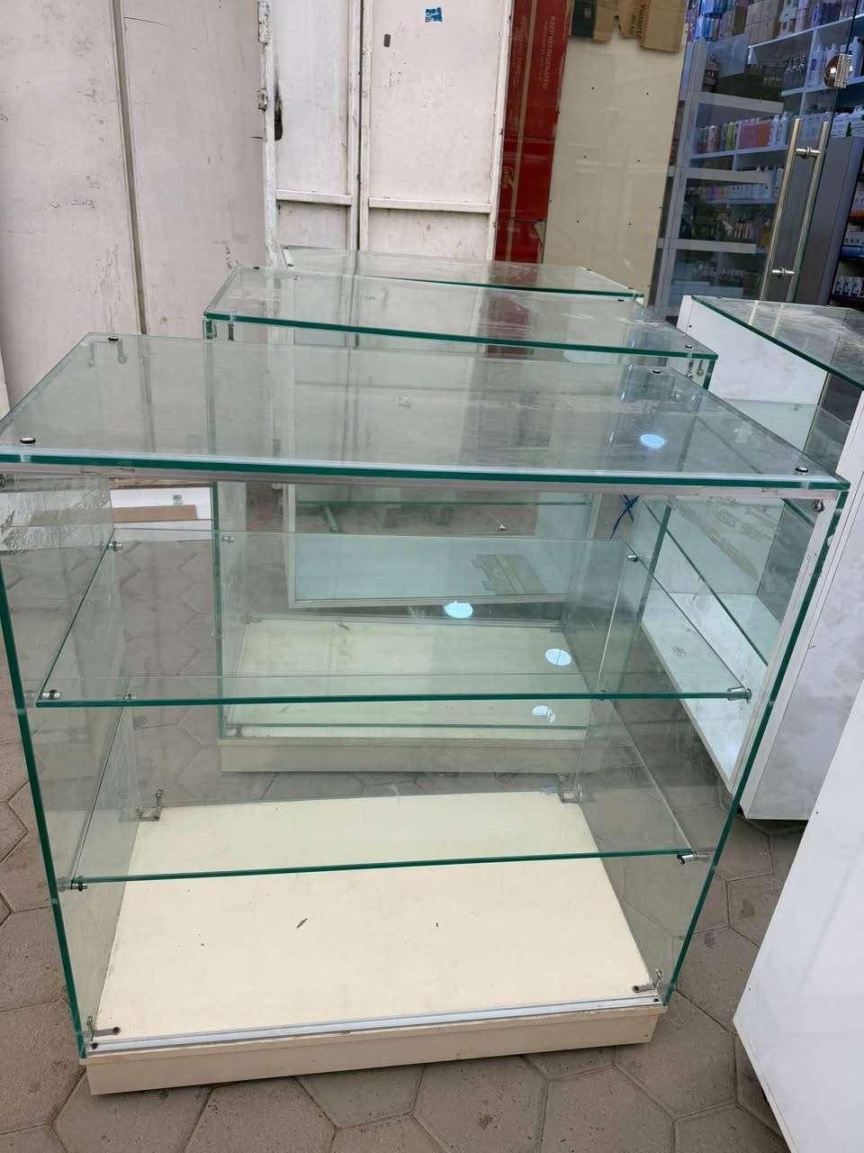 ميز جام • قفل