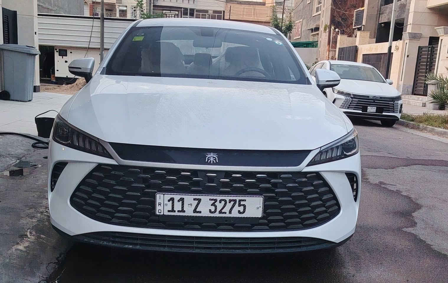 السلام عليكم بي واي دي كن بلاص زيرو زيرو زيرو موديل 25 داخل ابيض مرقم بغداد ومثبت لوحات  مكفوله كفاله  عامه من جكة الابرة  المكان بغداد  حي جامعه ***********
