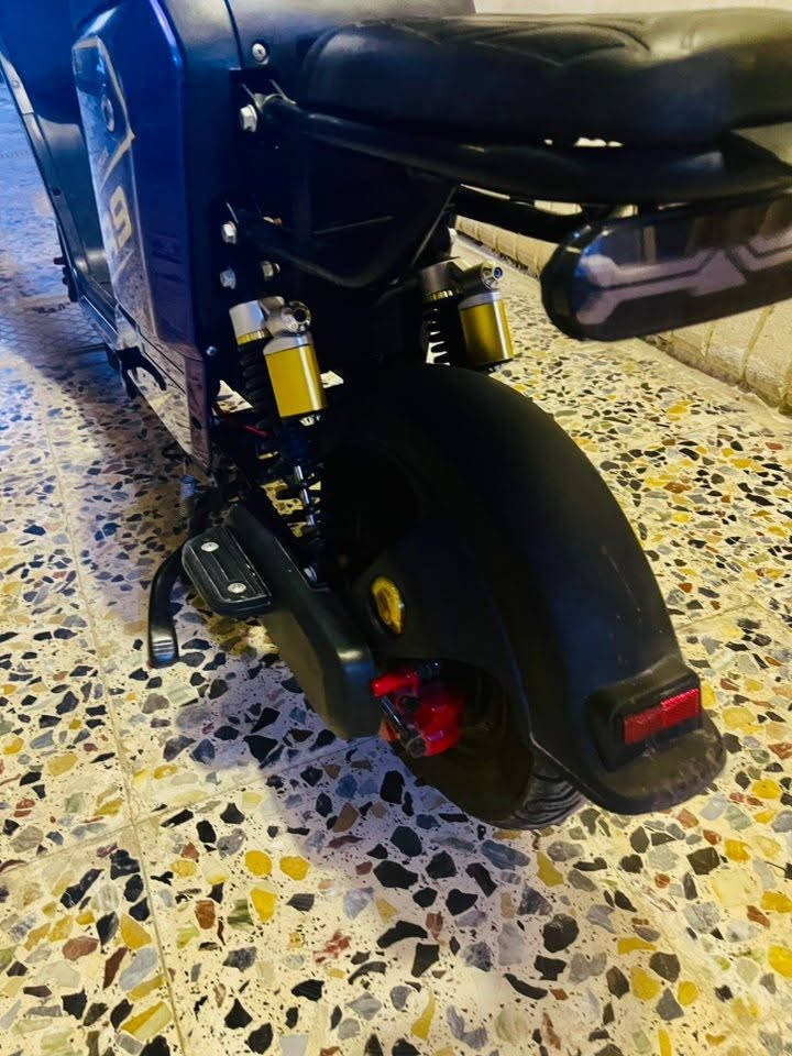 آر تسعه للبيع دراجه كفاله عامه
دراجه بطارياتها جدد قبل سبوع شديتهن م
خمس بطاريات 🔋
32انبير 
مديل2026
لايت عالي ناصي
بلوتوث 
شاشه تحكم بل بلوتوث
هورن 
بيها نضام بك R
اشاير رباعيه 
كله شغال 
دراجه بصمه سويجين وكارت
أربع نمر 
وبيها بعد مواصفات
سعر. 450 بيها مجال
مكاني بصره البهادرية
***********
