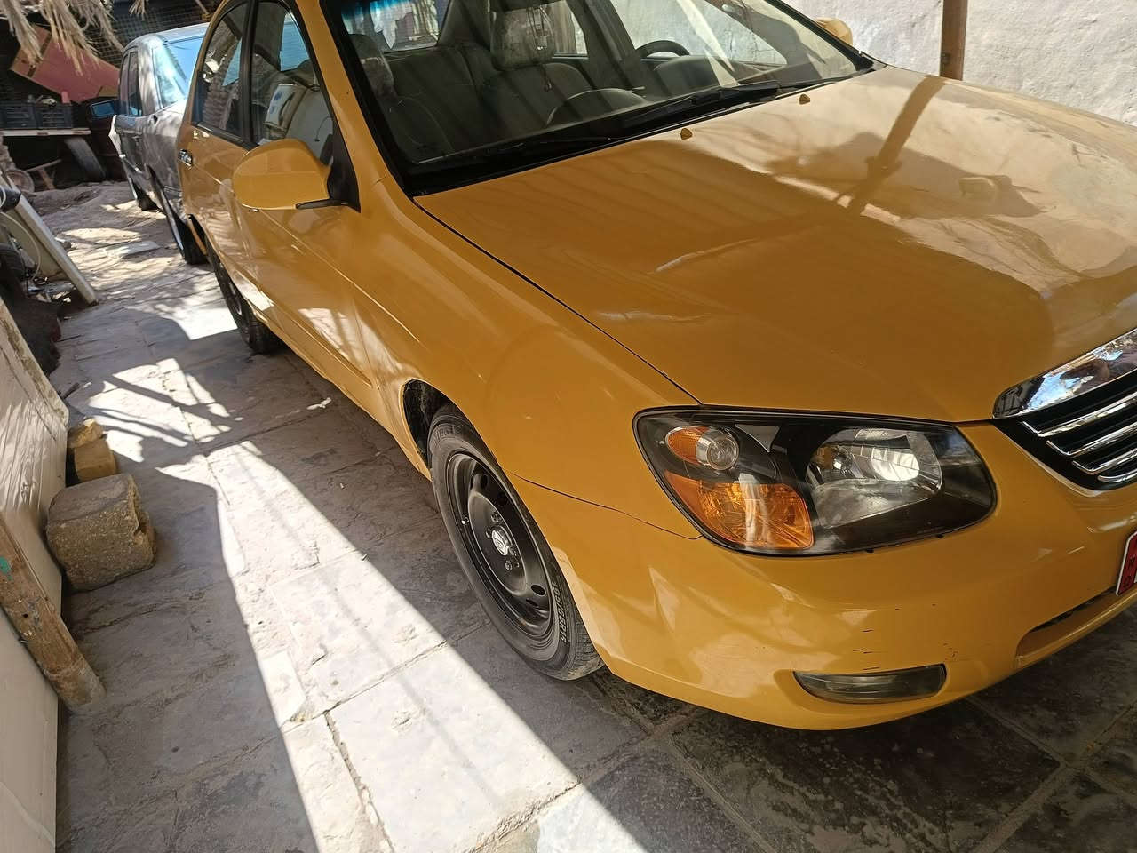 سلام عليكم 
سبكترا للبيع موديل 2009 مكينه 2000هيئه غرامات مصفره سنويه لل 30 رقم بغداد انكليزي بيها جامغ وبنيد وبيها دحجه بدوسه مامصلحه كير تماتيك مكينه كير تبريد حداديه تخم تاير جاهزه السياره مكان السماوه 
السعر 73
***********
