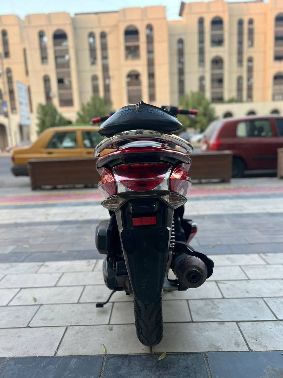 دراجه pcxجيل اول مكينه 125ماشيه 28الف حقيقي دراجة  كلها ابلاديه شرط النضافه دراجة مال رمبه مال معرض المديل 2016 ماخذها رمبه اوراق المعرض موجوده يعني مو مال شارع السعر مليون و450الف
حساس ازدحام كفاله عامه الدراجه على ايدي شوفت عينك ياباني الاصليJF جديده مكاني بغدادالكرخ اي استفسارالاتصال على رقم ***********
