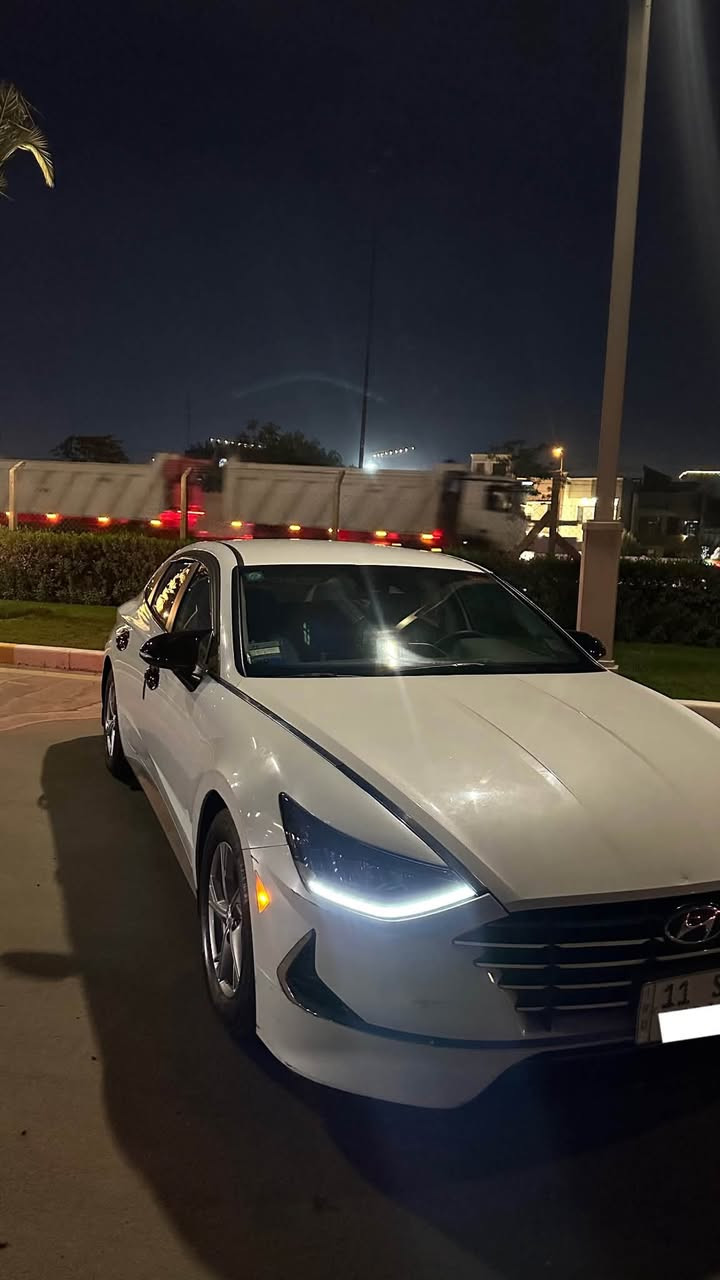 السلام عليكم 🫡(Hyundai Sonata)
للبيع او مراوس حسب القناعه 
مديل 2020 
المحرك:(2.5L GDI MPI DOHC) 4 سلندر  برغي ما مفتوح بيه 
كير AT 
8 نمر 
ماشيه 55 الف ميل 
المواصفات : 
اوتو هولد و Auto Stop
سايد برك بصمه 
رادار امامي خلفي 
تحديد مسار 
قياده اليه 
اربع مودات قياده CUSTOM /SPORT/NORMAL/SMART
اناره LED
كامره دوراه 
شاشه كبيره Apple CarPlay
تحكمات جهتين 
وبعد بيه هواي مواصفات  
والسونار موجود بالمنشور 
العنوان بغداد الغزاليه 
للستفسار رقم ***********
