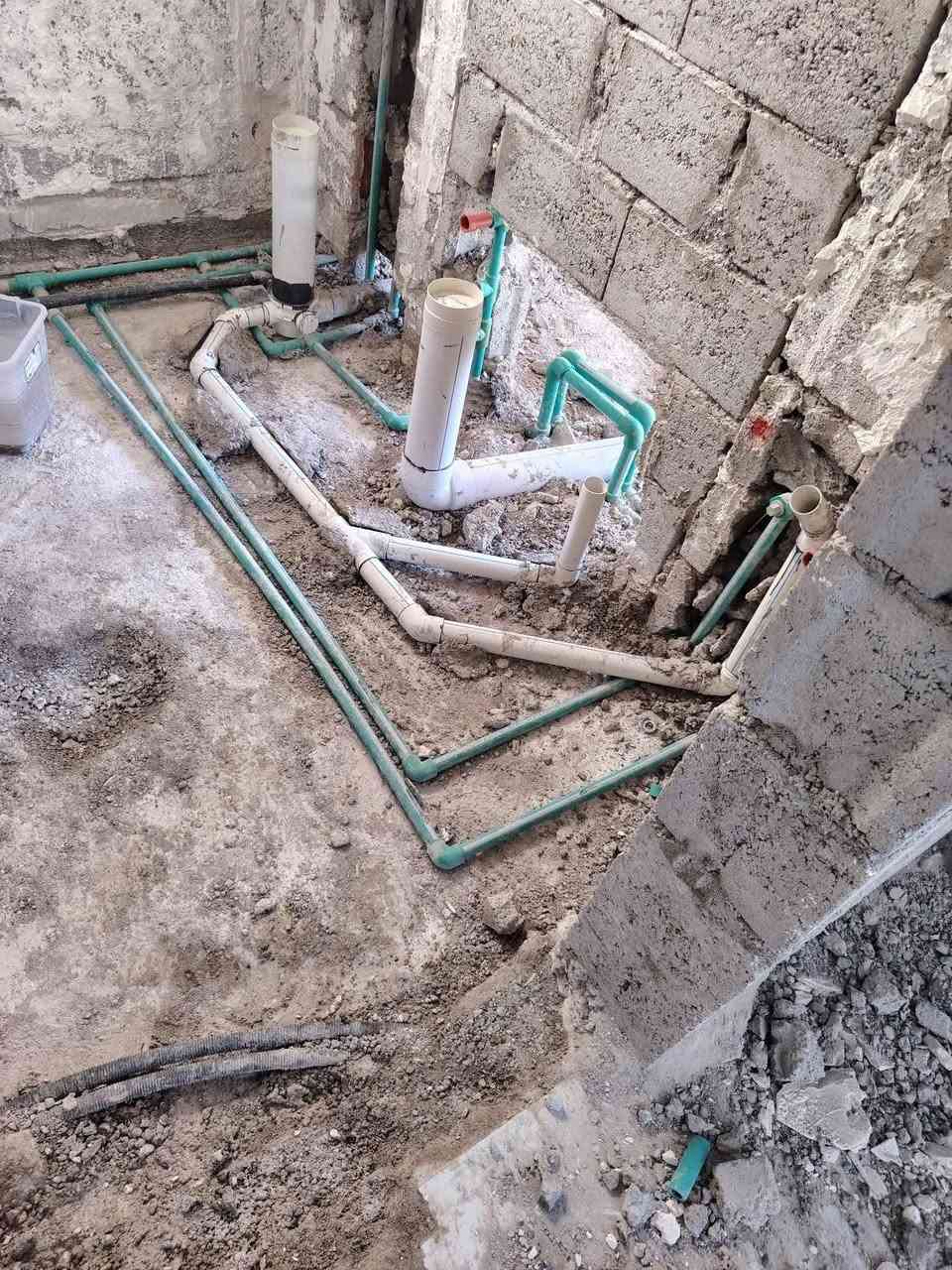 صيانه ماء ومجاري وتركيب سبلت غسل وتنضيف السبلت وصيانه
في أربيل شد  الطوافات وتانكيات شد ماطور وبوستر نازل صاعد
غزل السطوح وحمامات من اجود انواع الغزل تركيب سخانت وصيانه
وتئسيس بيوت من الصفر كارد جهاز تسليم مهندس شغل ضمه وضمير لتواصل ***********
