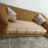 ١٠مقاعد • حالة وسطية • للبيع