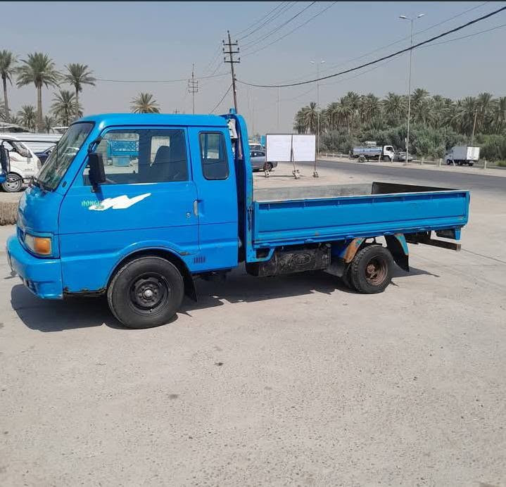 السلام عليكم كيا بنجو 96 موديل رقم بغداد سياره بلاديه حداديه جديده مشط جديد سياره بسامينا ماكينه جير شاصي كفاله عامه سياره كامله *********** السعر 65 وبيها مجال والمكان بغداد محموديه
