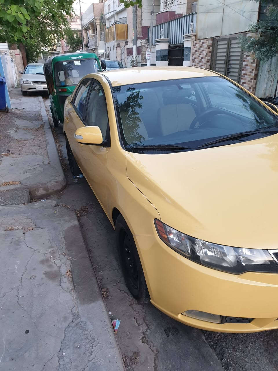 🚕 كيا فورتي 2013 تكسي للبيع – مال رزق وجاهزة ✨
رقم انكليزي جديدي سنوية 31 

بيه منظومة غاز شغالة 
سونار بالصور 

​السيارة نظيفة  وجاهزة للشغل فوراً (شغل واطلع بيهه لرزقك).

​📌 المواصفات باختصار:

​المحرك والكير: بشرط الفحص، بحالة ممتازة 

​التبريد: ثلج

​الوضعية: حدادية وكير ومحرك مكفولة، والداخل مدوشم الكاعية جلد

​المكان: بغداد

​السعر: [87] (بيها مجال بسيط للشراي الجاد)

​للاتصال والاستفسار: [***********]

​ملاحظة: السيارة جاهزة للـشغل . الاتصال للشراي وماقصر وياه بالمعقول.
