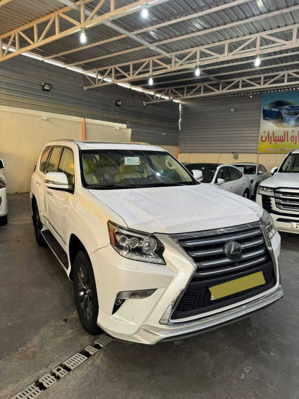 سلام عليكم 
لكزز GX460 
موديل 2018 بريم بريم اصل باب اول
ماشية 70 الف حقيقي اصل 
 سيارة على ايد وحدة فقط
مكفوله
جكات
شاشات 3 بلاديات
رادار امامي + جانبي
كشنات حار + بارد + ثنين كراسي كهرباء
كشن سايق خزن مموري
اربع كامرات 360 
ستيرن كهرباء خزن + ستيرن تدفىء
اتو بارك تصفط وحدهي
13 سماعة + دمام 
كشنات خلفية كهرباء 
تشغيل عن بعد 
فتحة بل سقف
ريموند شاشات 
بصمات اثنين مع كودات 
رقم سليمانيه  رقم جديد بسمي 
اعلى مواصفات بل لكزز فول للاخير 1/1
رقم الهاتف***********بي واتساب
