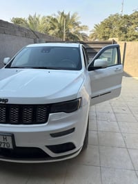 جيب لاريدو سومت ٢٠١٨ فول مواصفات    ٠٧٧١٦٠٤١٨٩١ غير متواجد بل. فيس الس...