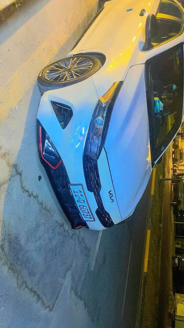 فورتي مديل ٢٤السياره فول  مواصفات فتحة بصمة حادثها بنيد سطحي   ماشية ٥٧ الف ولا للاستفسار الاتصال مكان السياره الغزالة أو اليرموك***********
