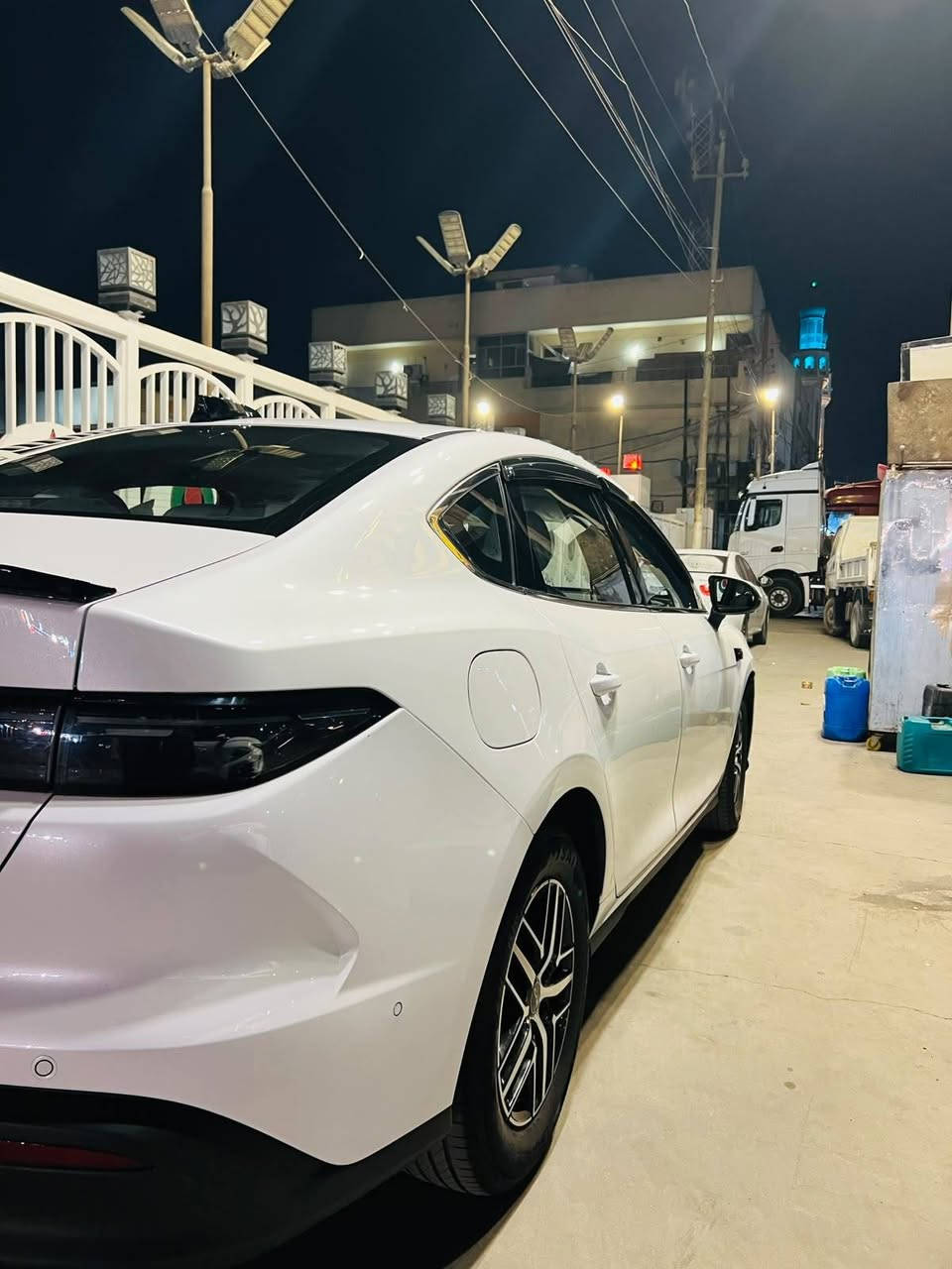 بيوايدي سيل 5 فول 13كامره وقوف ذاتي  موديل 25 كفاله عامه رقم بغداد بسمي ماشيه 25 السعر24.200
عنوان بغداد البلديات ***********
