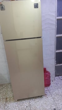 عندي هاي ثلاجه من اشحنها غاز تبقه شهر جمد وراها ترجع متبرد للبيع قيم و...