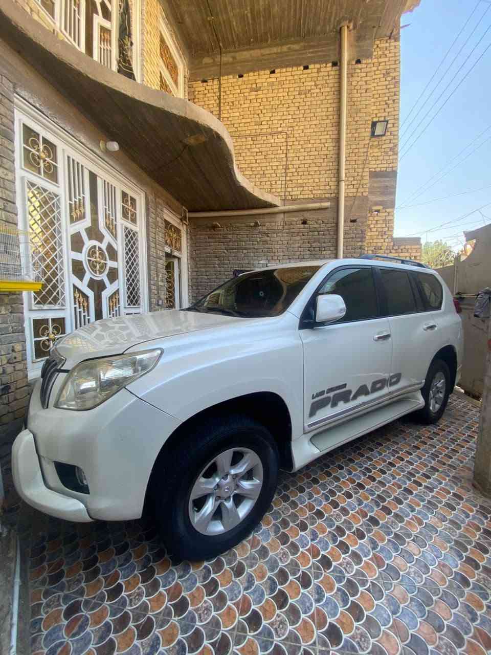 برادو موديل 10 مكفولة صبغ ضربة تبديل 
ماشيه 214 على وضع الشركة 
رقم بغداد دولي بسمي هزه جديده سنويه جديده 
بيهه مكانات بارد قليل مواضحه

فول مواصفات مكينه 6 سلندر 4000
مواصفات TX.L
مكينه وكير على وضع الشركة جدد 
تبريد ثلاث قطع ثلج ثلج 
ثلاجه 
فتحت سقف سلايد روف طكتين 
تحكم ستيرن جهتين 
كروز سرعه مثبت سرعه 
نظام ايكو تقليل صرف الوقود 
شاشه كبيره 
كاميرا HD دواره 360درجه
غرفة جديده 
7راكب 
تخم تاير جديد 
حداديه جديده 
بطاريه جديده 
حساسات خلفيه اماميه 
منظومة لايت زنون 
مري شفط 
اشاره بالمري 
تقفيل الابواب والجام عن طريق الريموت 
جرس السرعهب120شغال
هوك خلفي 
اسبير تعليك 
بيهه مكان بارد قليل مكينه
مكان السيارة واسط الكوت 
السعر 245وبي مجال 
***********5
