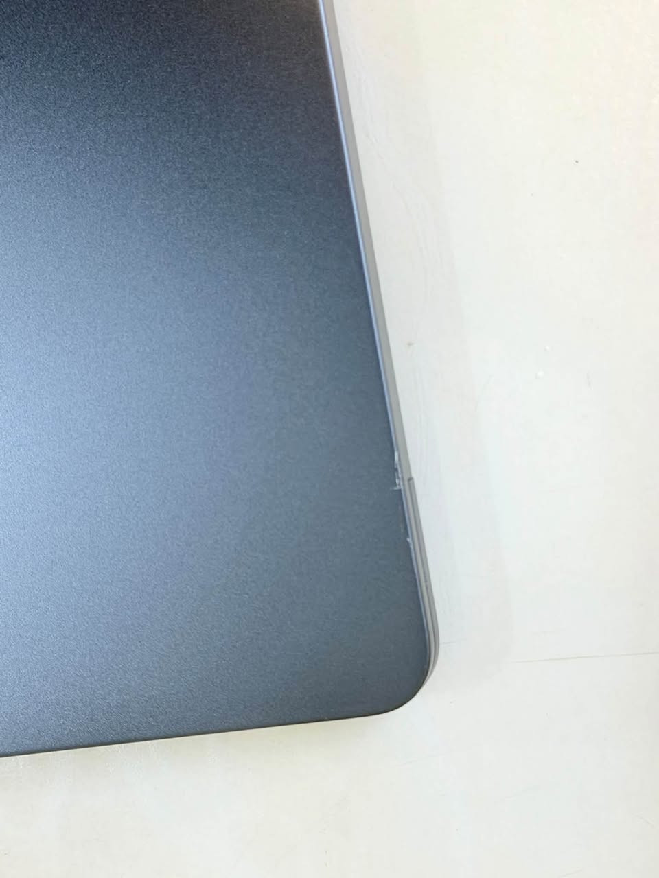 السلام عليكم 

MacBook Air m2

جميع المواصفات مذكوره بالصور مع بعض الخدوش الموضحه 
الكارتونه موجوده مع ملحقاتها
بغداد كراده مريم 
*********** 
السعر مليون و50

نص مكتوب في الصور:
- Baghdad 38° New Folder With Items Tutorial of Lecture 7.pdf WhatsApp MacBook Air 15-inch, M2, 2023 Chip Apple M2 Memory 8 GB Serial number GQDF7CYH4H macOS Tahoe 26.0.1 More Info... Regulatory Certification TM and © 1983-2025 Apple Inc. All Rights Reserved. MacBook Air Hardware Overview: Model Name: MacBook Air Model Identifier: Mac14,15 Model Number: Hardware ATA Apple Pay Audio
- MacBook Air Model Information: Serial Number: D863244A4YR1LP9AJ Device Name: bq40z651 Firmware Version: 0b00 Hardware Revision: 100 Cell Revision: 3f16 Pack Lot Code: 0 PCB Lot Code: 0 Charge Information: The battery's charge is below the warning level: No Fully Charged: No Charging: No State of Charge (%): 40 Health Information: Cycle Count: 32 Condition: Normal Maximum Capacity: 100% System Power Settings: AC Power: System Sleep Timer (Minutes): 1 Disk Sleep Timer (Minutes): 10 Display Sleep Timer (Minutes): 10 Sleep on Power Button: Yes Wake on LAN: Yes Hibernate Mode: 3 Low Power Mode: No Prioritize Network Reachability Over Sleep: No Battery Power: System Sleep Timer (Minutes): 1 Disk Sleep Timer (Minutes): 10 Display Sleep Timer (Minutes): 2 Sleep on Power Button: Yes Wake on LAN: No Current Power Source: Yes Hibernate Mode: 3 Low Power Mode: No Prioritize Network Reachability Over Sleep: No Reduce Brightness: Yes