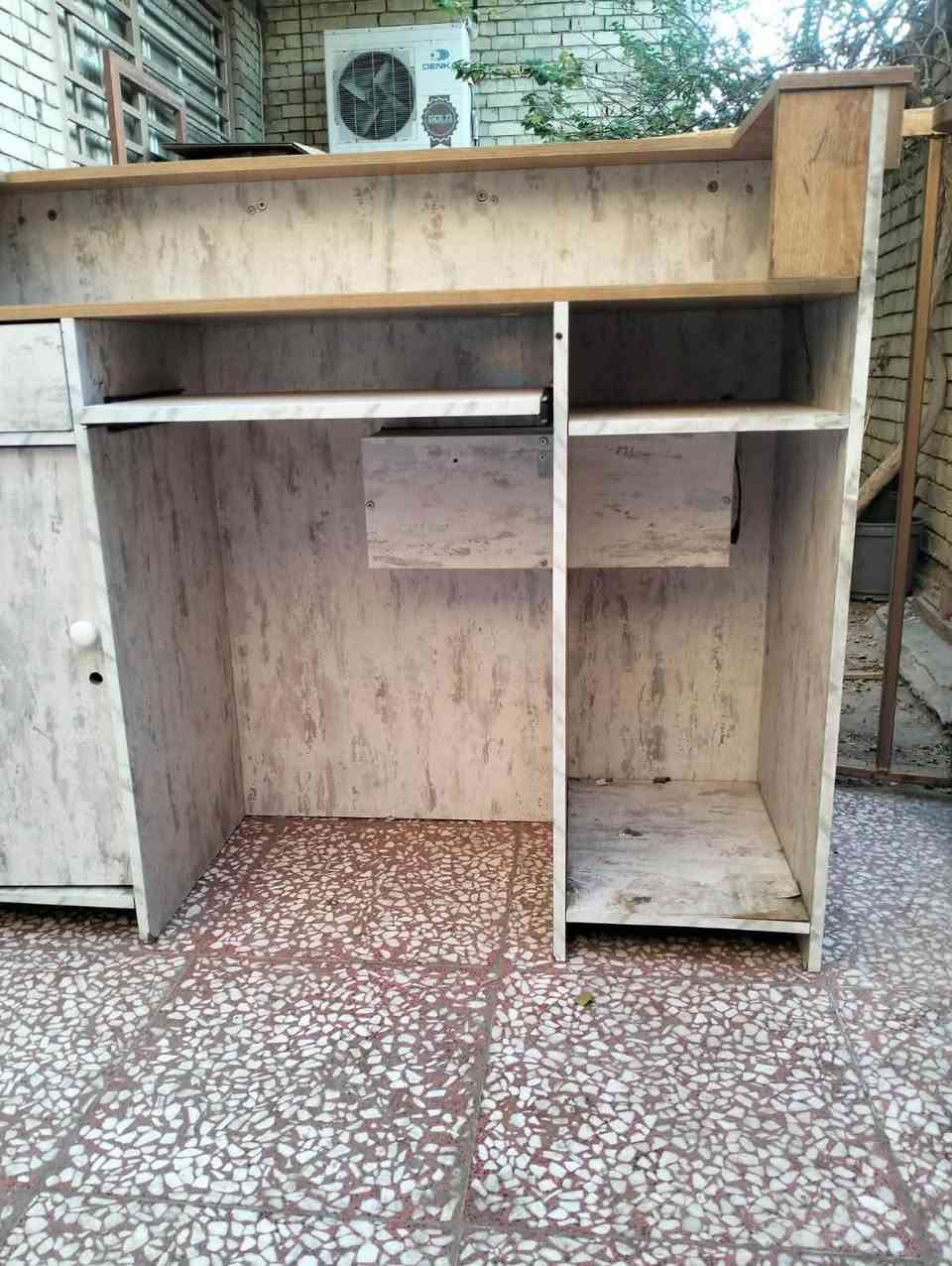 سلام عليكم من رخصت صاحب الاكروب ميز للبيع نضيف جدن سعره 100 وبي مجال مكاني كربلاء حي العامل  هاذه رقم صاحب الميز ***********
