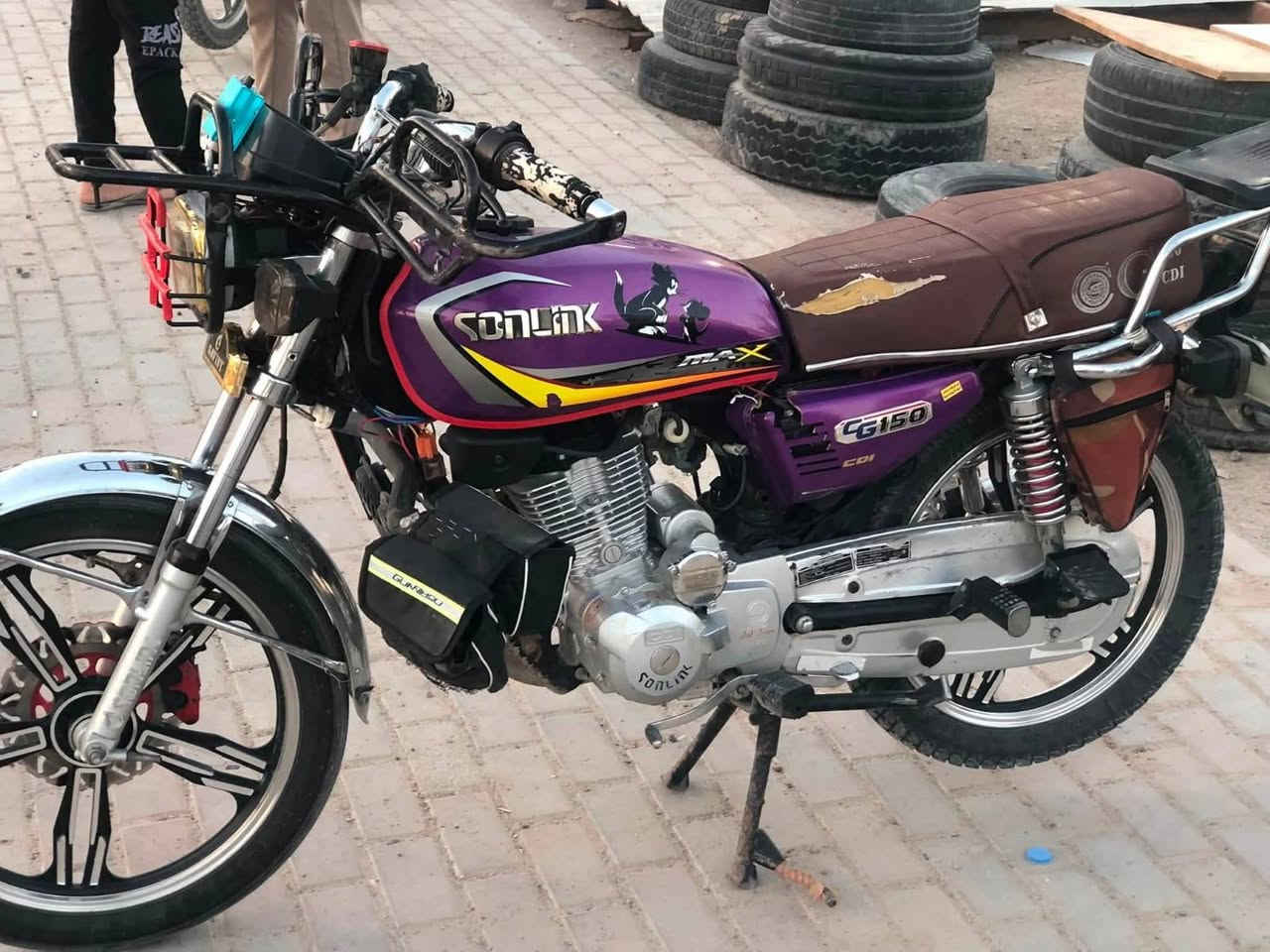 للبيع مستعجل السعر 400وبي مجال حك الجيه
***********
