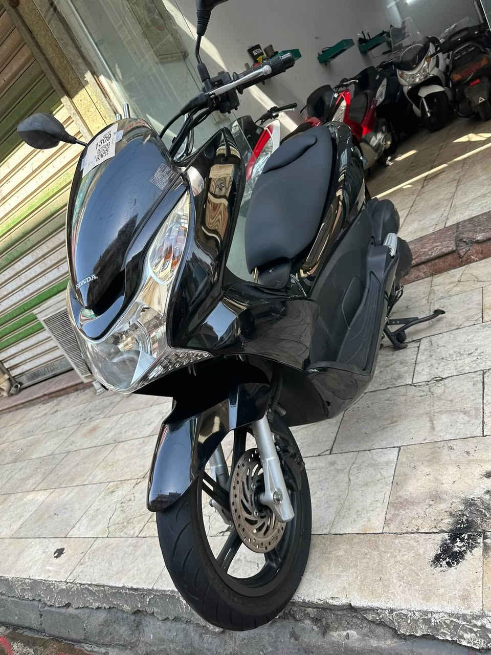 #السلام_عليكم_أخوتي_الغوالي 
#الوجبه_الجديدة
#مال_مزاد_شرط_رمبه 
# هوندا pcx جيل الاول  👍
 #شرط الضمان 💯💯
#بعده بحالة الوكاله فول نظافه مكفول 
#نظافه فول 💯💯👍 
#اللون أسوود على مزاد اليابان 

البيع نقد والأقساط 👉
مصرف الرافدين فقط👉
مواظف ومنتسب ومتقاعد و الوريث 👉
استقطاع الاكتروني بدون مقدمه👉

#مكاني كوت المشروع شارع ميكانو 👉
***********☎️
***********☎️
أخوكم سيد محمد
