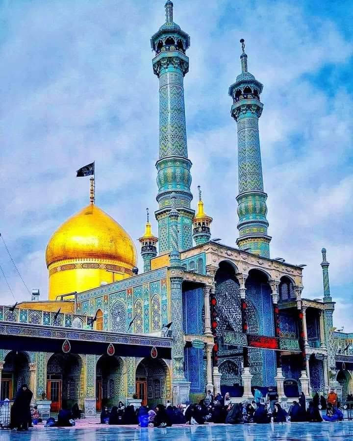 العرض القوة من #شركة المسيب للسفر والسياحه 
​كروبات إيران 
​🚍 أولاً: البرامج البرية (باصات VIP حديثة)
​البرنامج الأول (14 يوماً): [قم – مشهد – شمال]
​السعر: 200 ألف دينار عراقي فقط.
تاريخ الرحلة 2026/8/10

​الخدمات: النقل والسكن الفندقي، الجولات السياحية والدينية، مع (3) وجبات طعام يومياً في مدينة مشهد.

​البرنامج الثاني (11 يوماً): [قم – مشهد]
​السعر: 150 ألف دينار عراقي فقط.
​الخدمات: النقل والسكن الفندقي، الجولات الدينية، مع (3) وجبات طعام يومياً في مدينة مشهد.

​✈️ ثانياً: البرامج الجوية (طيران متكامل)
​الخيار الأول (طيران ذهاب وإياب): [قم – مشهد – شمال]
​السعر: 500 ألف دينار عراقي.
​الخيار الثاني (طيران ذهاب والعودة برّاً): [قم – مشهد – شمال]
​السعر: 400 ألف دينار عراقي.
​📌 المميزات المشمولة بالطيران: الطيران الخارجي، النقل الداخلي، السكن الفندقي، الجولات السياحية والدينية، و(3) وجبات طعام يومياً في مشهد.
​🌟 المميزات العامة للرحلات:
​الفنادق المختارة قريبة جداً من الحرم المطهر لضمان انسيابية حركة الزوار.
​برنامج ديني وسياحي متكامل ومعد بإشراف كادر الشركة المتخصص.
​جميع الجولات والنقليات الداخلية مشمولة طيلة فترة البرنامج.
​📍 العنوان والتسجيل:
​المقر العام: بابل المسيب  
​للحجز والاستعلام، يرجى الاتصال بالهواتف المباشرة التالية:
​📞 ***********
​✨ سافر ويانه… والراحة علينا ✨

