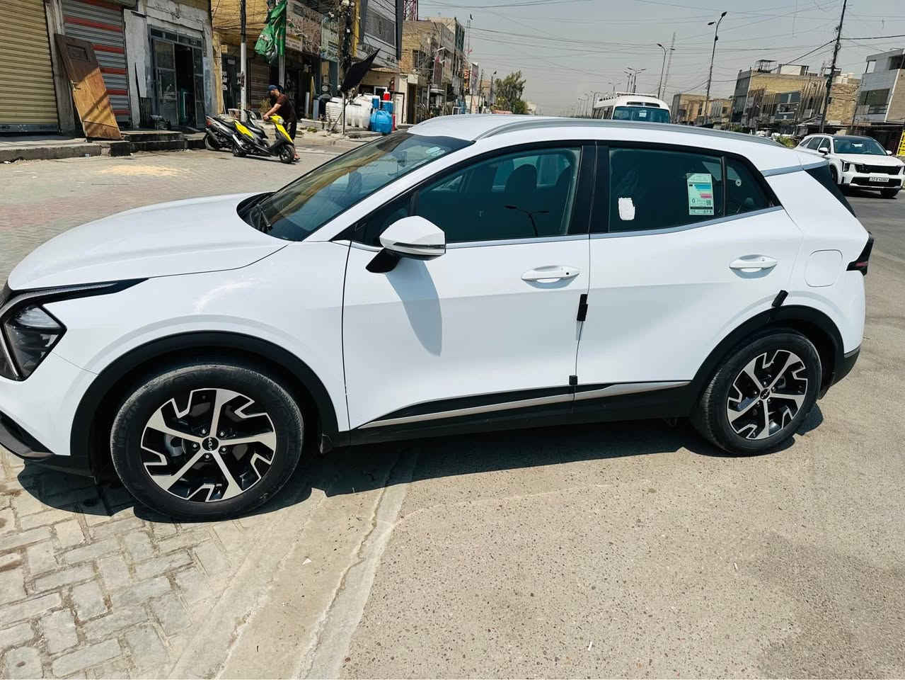 السلام عليكم 
 كيا سبورتج 2024 خليجي وكالة nim
رقم اربيل باسمي تحويل مباشر
ضمان الدوليه وبعدها بالضمان 

كفاله عامة فقط بارد بحافة الجاملغ الإمامي باقي السياره  مكفوله كير مكينه ( موضح بالسونار ) 

فول مواصفات قماره حديد
بصمه تشتغيل عن بعد حساسات خلفيه تبريد قطعتين 
وباقي المواصفات السبورتج معروفه
سبير منازل 😅 
ماشيه 58 كم 
الشراي يتصل   
مكان السياره بغداد الدوره
للاتصال *********** بغداد, العراق
