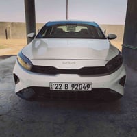 سيراتو البيع موديل ٢٠٢٤ محرك ١٦٠٠ ماشيه ٧٠ الف تبريد قطعتين داخل الوني...