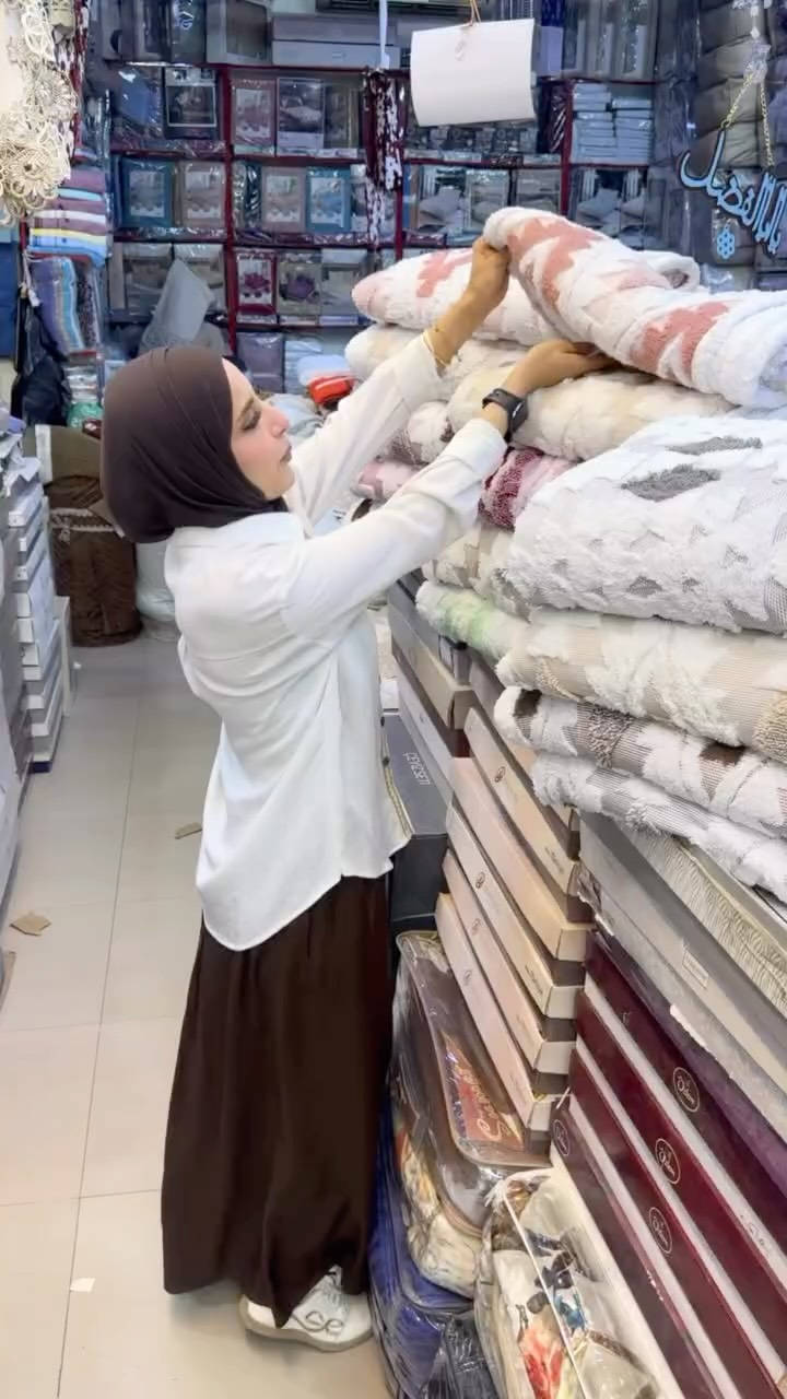 ⁨	️ بداية الموسم الشتوي وصلت 🤍

غطوه نفرين بخامة دافية وألوان شتوية جديدة وحلوة ✨
بس بـ 15 ألف دينار! 🔥

🛒 اطلبوه هسه وخلي شتاءكم أدفى وأحلى!
📩 راسلونا للطلب واختاروا لونكم المفضل 
***********
#الفردوس #بغداد #مفروشات #السماوة #العراق🇮🇶⁩
