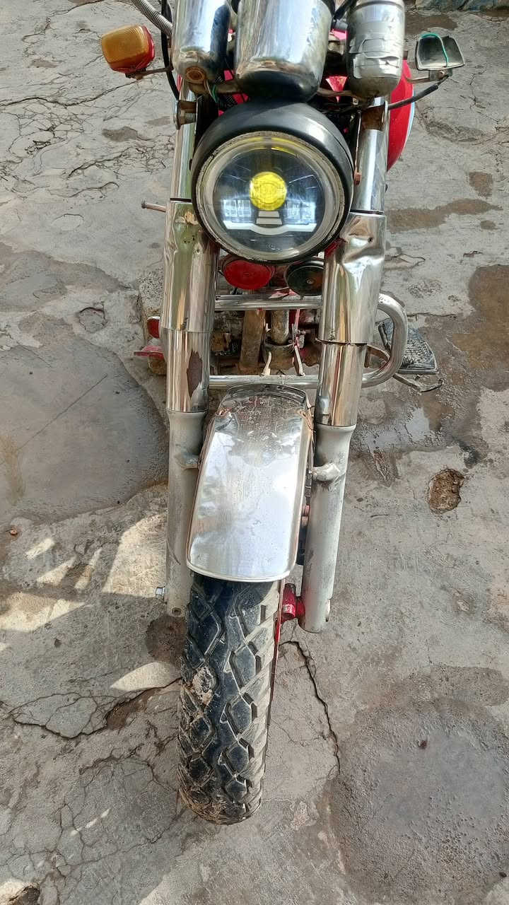 السلام عليكم دراجه هارلي للبيع دراجه حلوه جاهزء شغاله مال روحه وجيه حلوه كهربائيات كامله هورن لايت اشاير حلو خير من الله السعر 200 وبيه مجال مكان بغداد جسر الفرنسي قرب فلكت حي النصر رقمي *********** رقمي الثاني ***********
