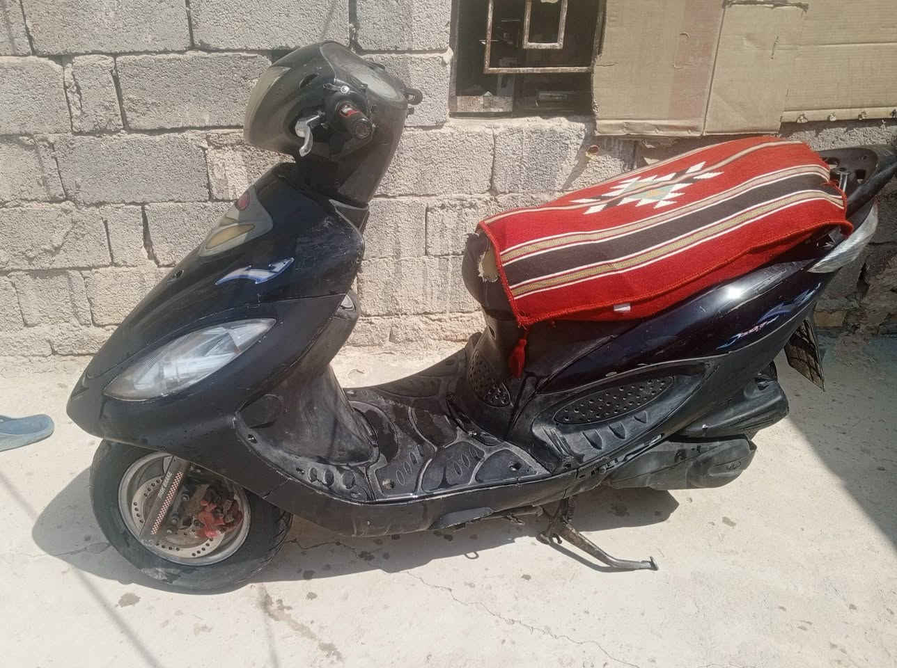 كامكو
مكينة 
مفتوحه
كهربائيات كلها شغاله 
السعر 450 وبيها مجال
***********
