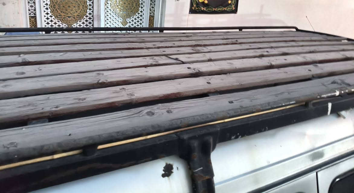 سلام عليكم للبيع سيبايه فتون جنبي نضيفه يردله صبغ فقط سعره 80 العنوان بغداد البلديات ***********
