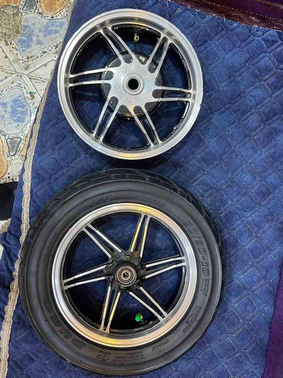 السلام عليكم
وياله اصلياات مو تجااري 

وكفر اصلي ختم واحد مكفول من كلشي 

العلم الويل اصلي اصلي 

لما يعرف سعر الكفر ولـ ويل لا يراسل ولا يدك 

مكاني المجر 

*********** 

ما متواجد خاص رجاااء "
