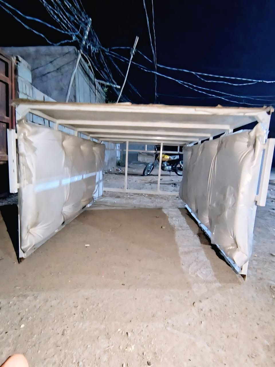 السلام عليكم محجر ستوته للبيع كامل معايزه شي نضافة فول تجي وشوفه بعينك السعࢪر 170 وبي مجال للستفسار أتصل علئ هاذء الرقم ‏‪***********‬‏
