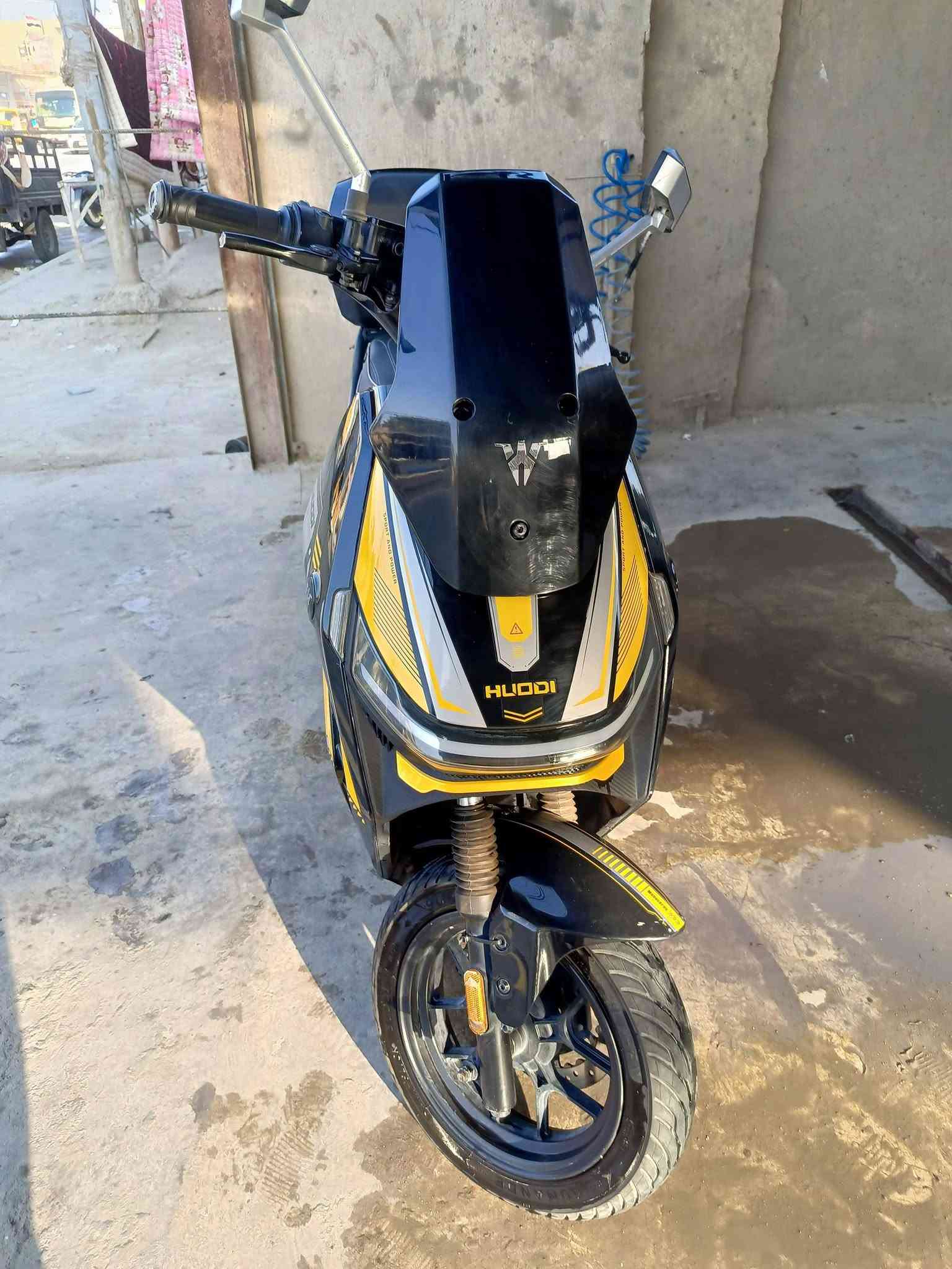 السلام عليكم دراجه شحن شركه هودي للبيع السعر750000الف
سعر الدراجه وحده من المعرض مليون و50بدون بطاريه
اني ابيعلك الدراجه كوله والبطاريه نص عمر*********** بغداد
