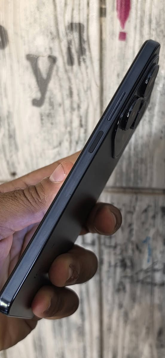 📱 للبيع القوي Infinix Hot 40 Pro 
🔥 الجهاز نظيف جداً، نسبة النظافة 90% 🖤 اللون: أسود 🔧 الشاشة مبدلة وكالة وأصلية 100% 📦 الجهاز كامل من كلشي —
✨ المواصفات: • الرام: 8GB • الذاكرة الداخلية: 256GB • المعالج: MediaTek Helio G99 • الشاشة: 6.78 إنج FHD+ / 120Hz • الكاميرا الخلفية: 108MP • الكاميرا الأمامية: 32MP • البطارية: 5000mAh • شحن سريع 33W • بصمة جانبية + NFC
💰 السعر: 170 ألف فقط 🤝 بي مجال بسيط للشرااي مكاني كربلاء حي عامل 📍
✅ تجي وتفحص الجهاز براحتك ❌ الفحص أمامك والجهاز على الطبيعة.
📍 للجادين فقط، متواجد خاص***********
