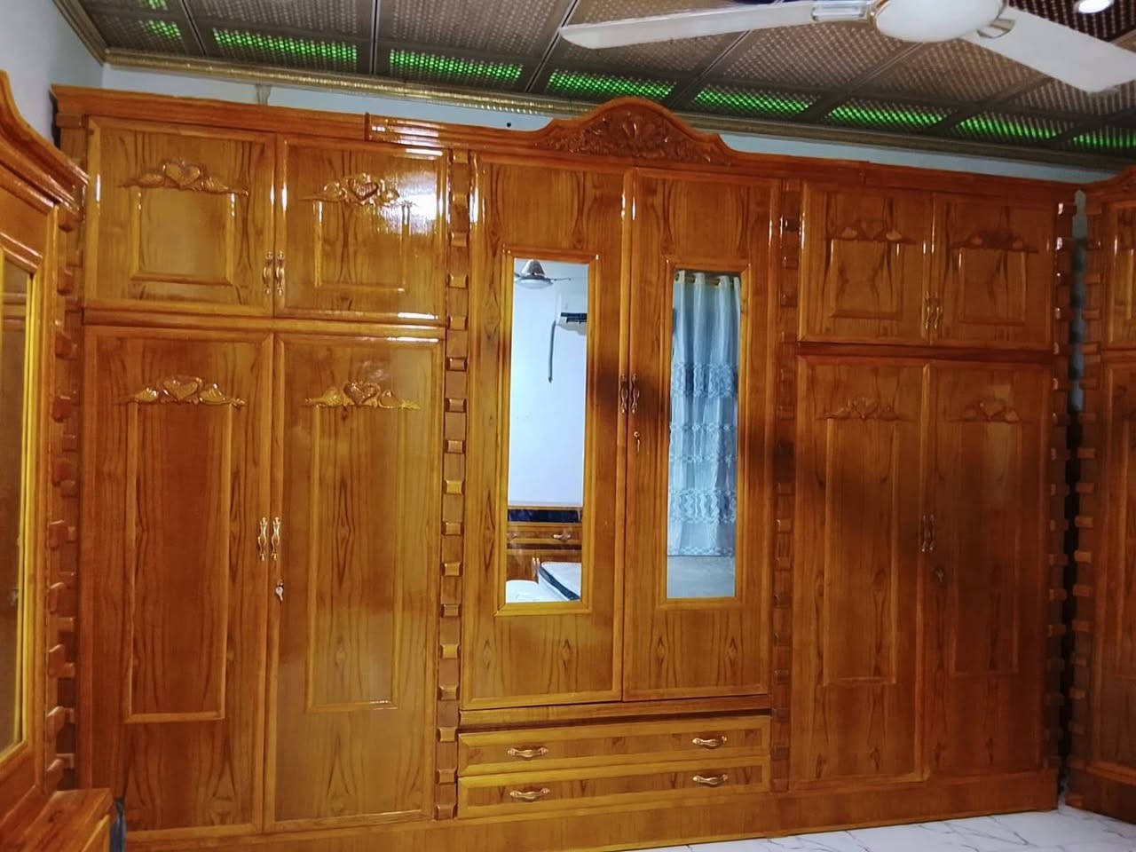 السلام عليكم 
غرفة نوم جديدة جداً اللّٰه شاهد اخذتهه بمليونين و١٠٠ ( ٢.١٠٠.٠٠٠) وحالياً اريد ابيعها ب مليون و٧٥٠ (١.٧٥٠.٠٠٠)
العنوان/الحسينية /السكلات
***********
