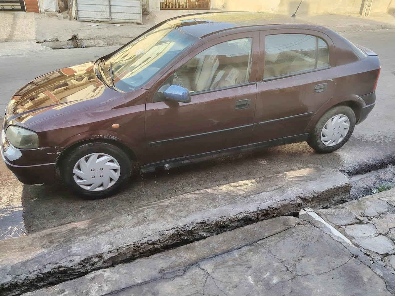 استرا للبيع حجم 16 رقم بغداد صدامي 
شرعيها بلموصل لانفخ ولاصرف شرط محرك كير السعر 26  الشراي الخاص مفتوح المايشتري يصلي على محمد
