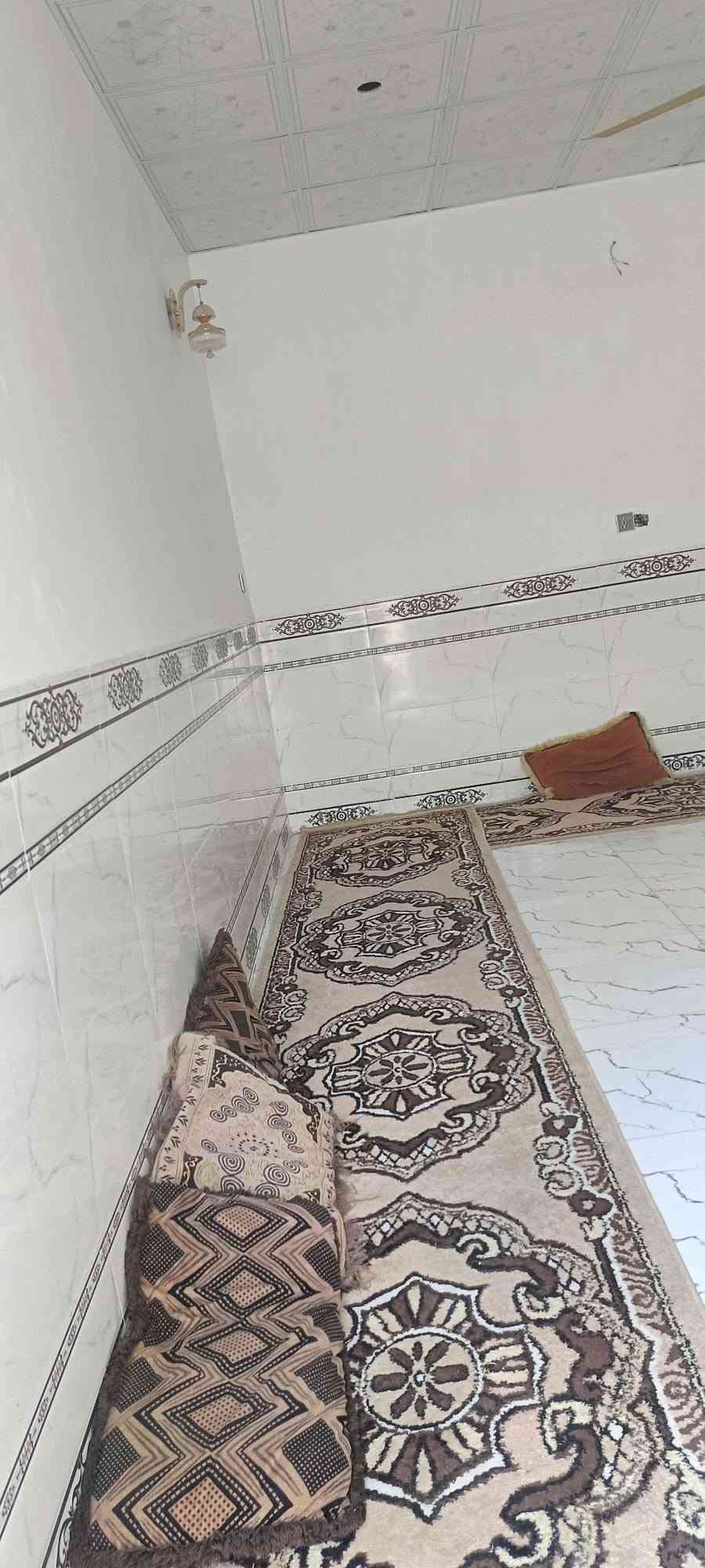 بيت للبيع 200متر شارع المطحنه شارع 32 غرفتين3×4 صاله 10× 5استقبال 4×6مطبخ 5×4ونص غرفه بالسطح مكامله عالنص صحيات مناور 2  ركن علـّۓ. شارعين شارع مبلط بالباب مقابيله اسواق قريب علـّۓ. مدرسه الرحاب كهرباء مي مولد ذهبي السعر 68مليون قابل لتفاوض منطقه كلش هادئه اي استفسار خاص او اتصال علـّۓ. رقم صاحب الدار *********** زراعي مشمول بقرار 320مرقم م̷ـــِْن البلديه
