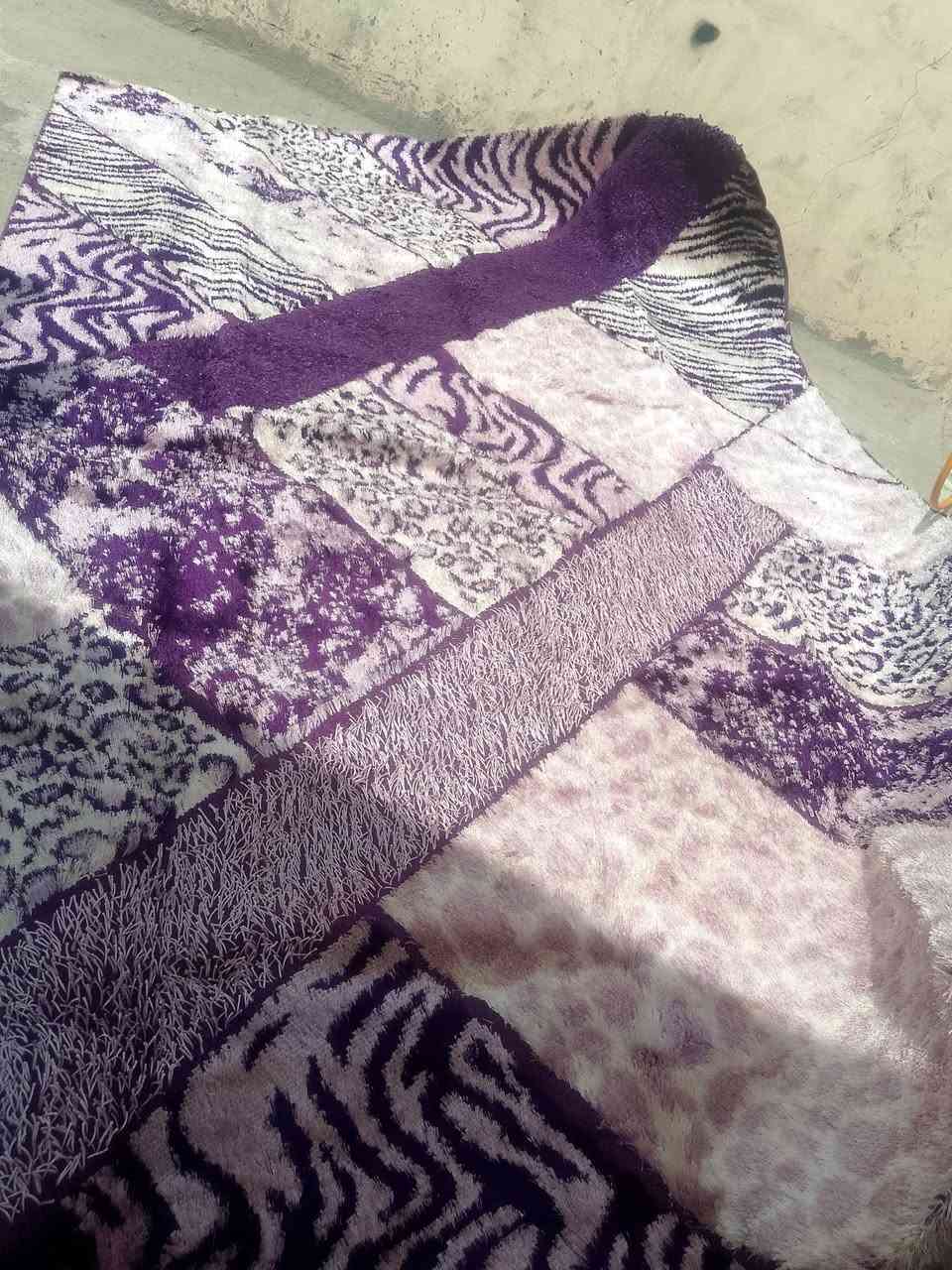 سلام عليكم زوليه 2*3 نضيفه اخت جديده سعره 75 وبيهها مجال لتواصل ع هذا رقم ***********
