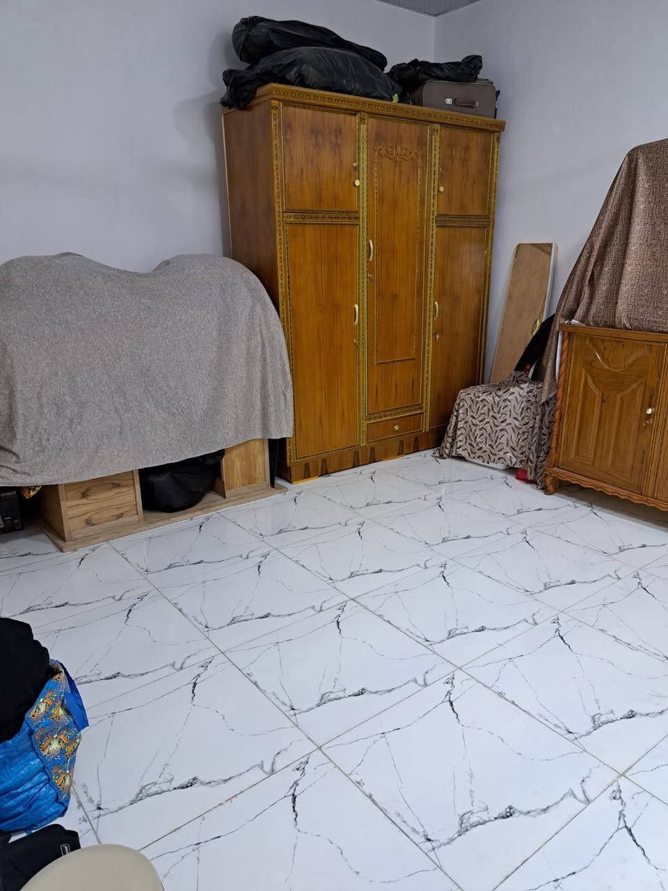 دار للبيع طابو صرف منطقة 23 
المساحه 100متر  5×20 
غرفه واستقبال وصاله ومطبخ وصحيات وطارمه ومكشوفه
بناء حديث طابوق نهروان صب كونكريت 
شارع ٨ متر 
السعر 115 وبي مجال بسيط 
***********
