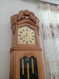 ساعة • نضيفه • قليلة استعمال